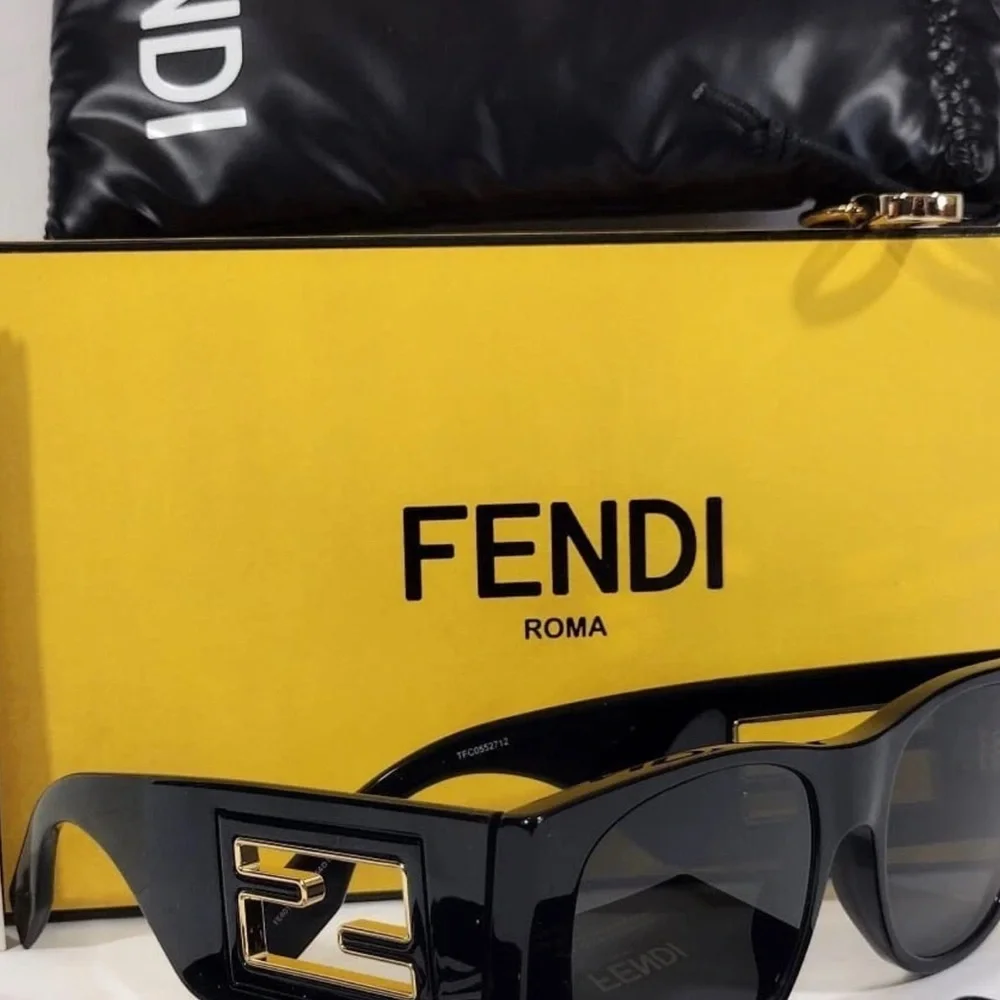 Fendi ROMA Black Sunglasses Sleek Modern Design Women's Baguette Oval Sunglasses - Picture 7 of 13